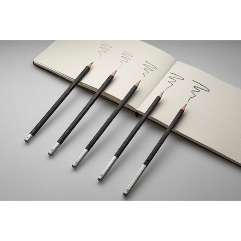 Zestaw ołówków MOLESKINE 5 szt. Różnej twardości w metalowym pudełku - zdjęcie (2